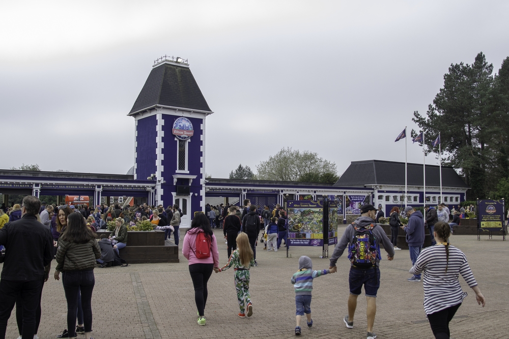 The Wandering Quinn Travel Blog Family Days Out Near Manchester, Alton Towers Entrance