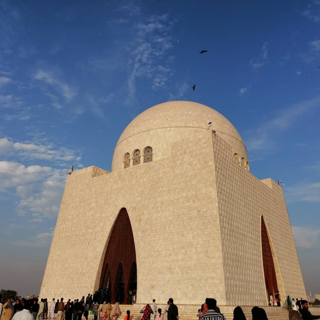 Quaid e Azam Tomb, karachi visiting places, places to visit in karachi