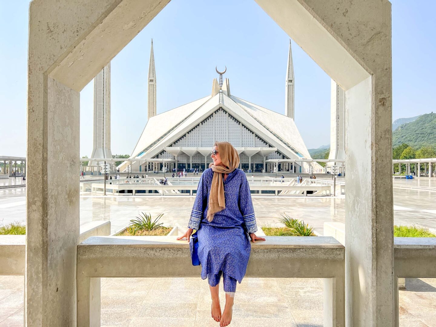 Ellie in Faisal mosque, what to wear in Pakistan