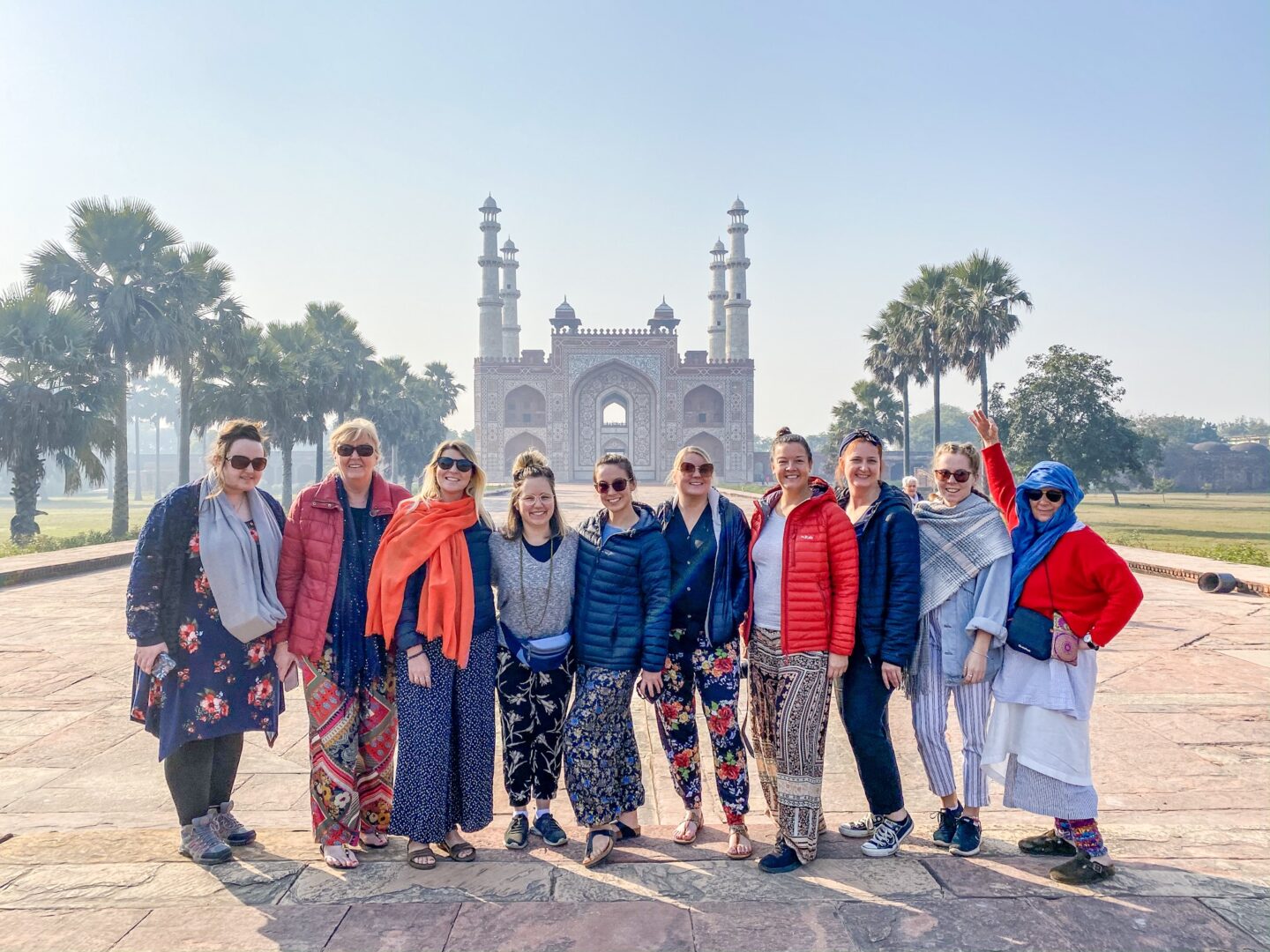 What to wear in India, tourists in india in coats in Agra early morning