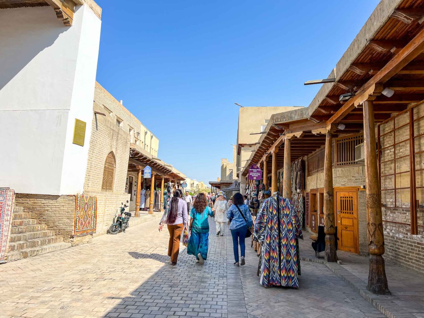 The Wandering Quinn Travel Blog What to wear Uzbekistan, tourists walking around Bukhara