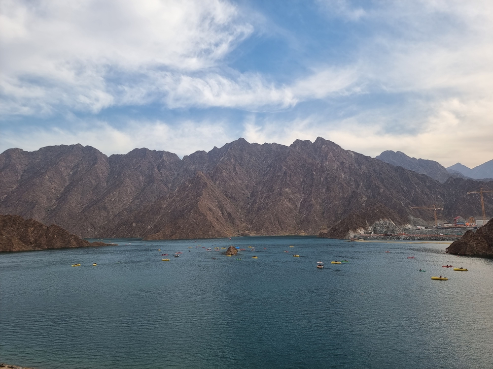 The Wandering Quinn Travel Blog hatta day trip, Hatta Dam with sunshine