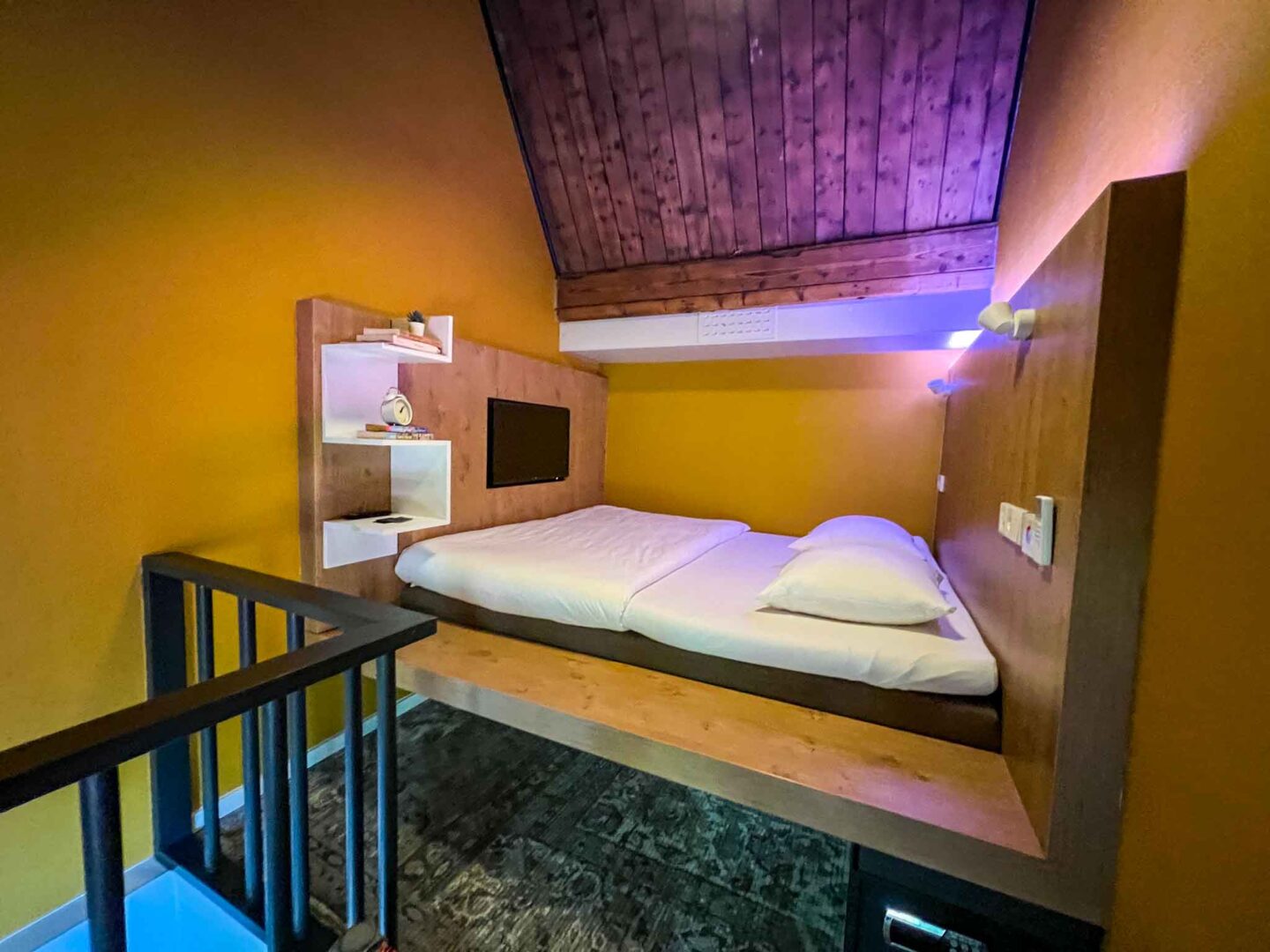 Things to do in Amsterdam Noord, Bunk hotel Amsterdam Epic + bedroom