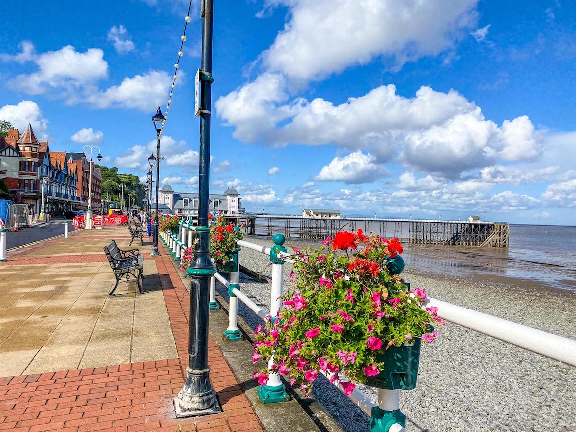 The Wandering Quinn Travel Blog Day trips from Cardiff by train, Penarth beach and boardwalk