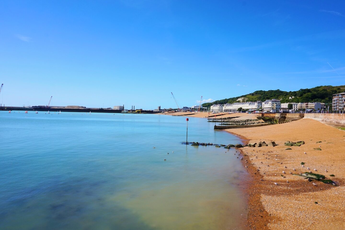 The Wandering Quinn Travel Blog Dover beach and water