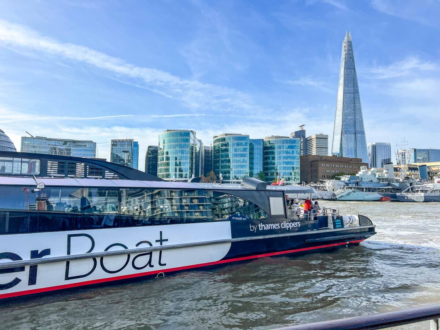 The Wandering Quinn Travel Blog Uber Thames Boat