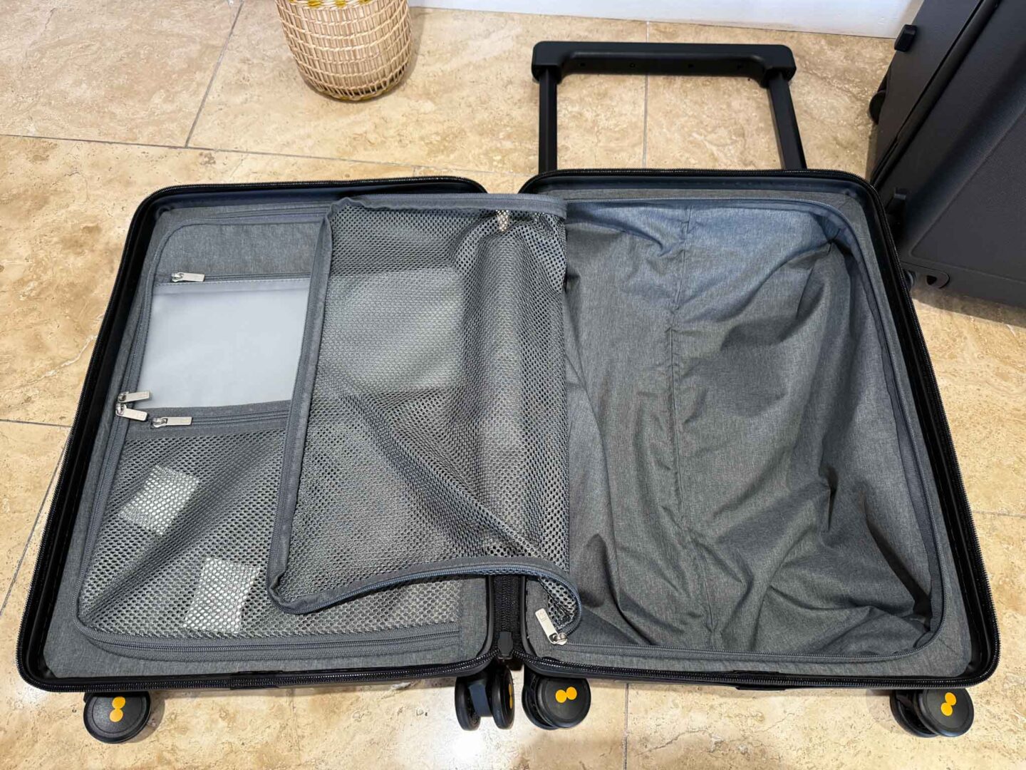 LEVEL8 Voyageur Luggage Review Inside