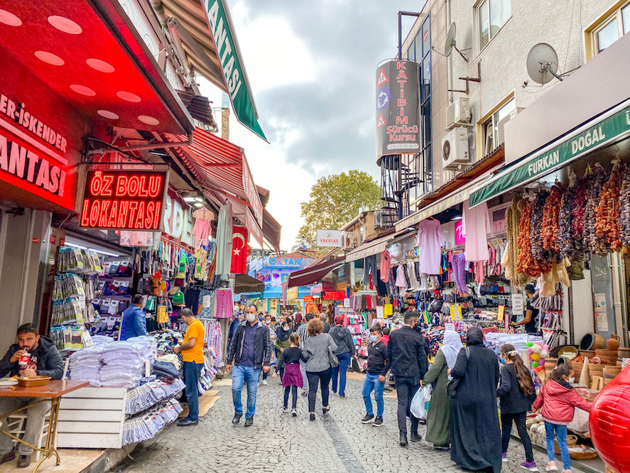 3 days in Istanbul, shopping street in Uskudar